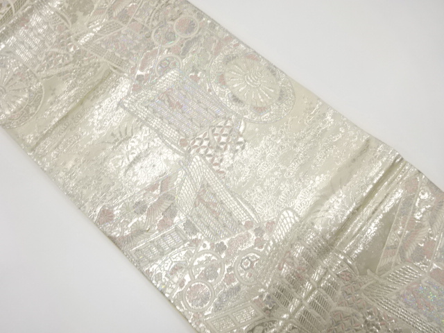 御所車に草花模様織り出し　袋帯